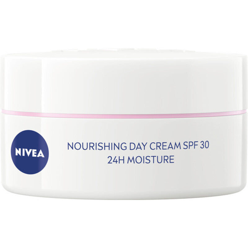 „Nivea Essential Nourishing Day Cream SPF 30“ – maitinamasis dieninis kremas sausai odai.